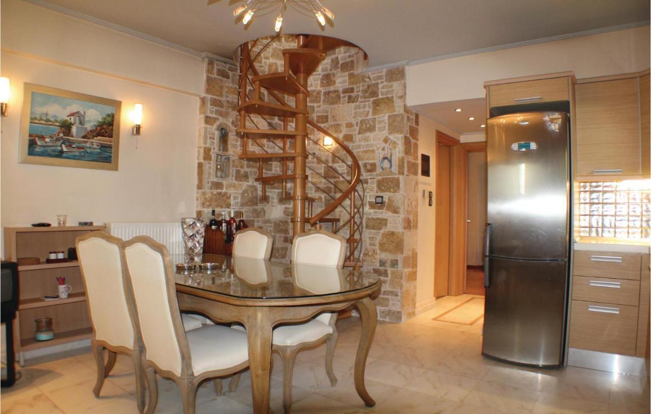 Amazing Home In Artemida With Kitchen エクステリア 写真